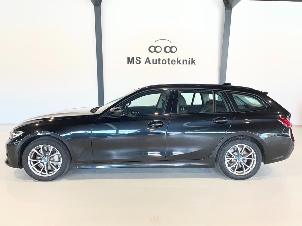 BMW 330e 2,0 Touring Sport Line aut. 5d