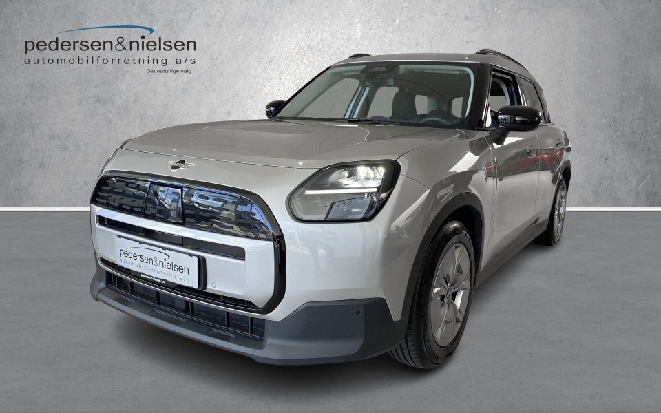 MINI Countryman E Essential Trim XS 5d