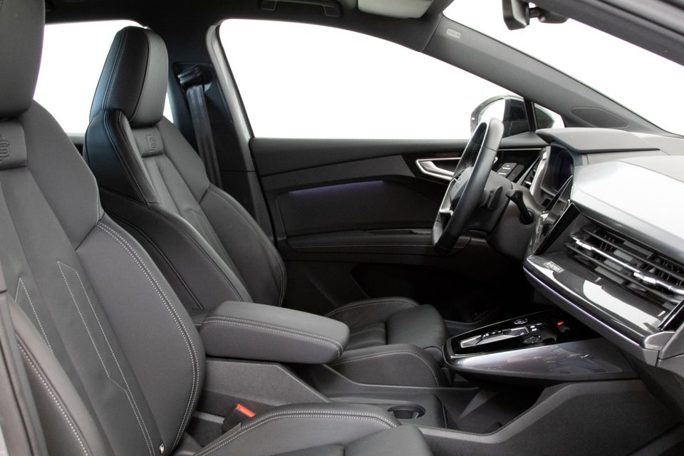 Audi Q4 e-tron 50 S-line quattro 5d