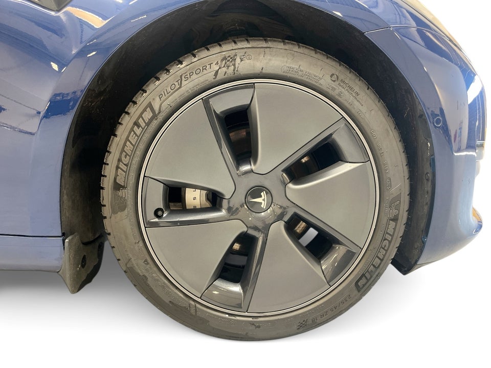 Tesla Model 3 RWD 4d