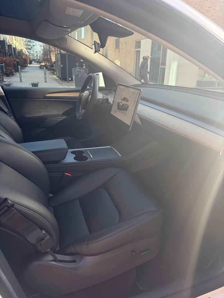 Tesla Model Y RWD 5d