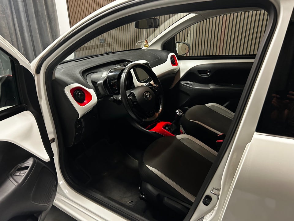Toyota Aygo 1,0 VVT-i x-cite 5d