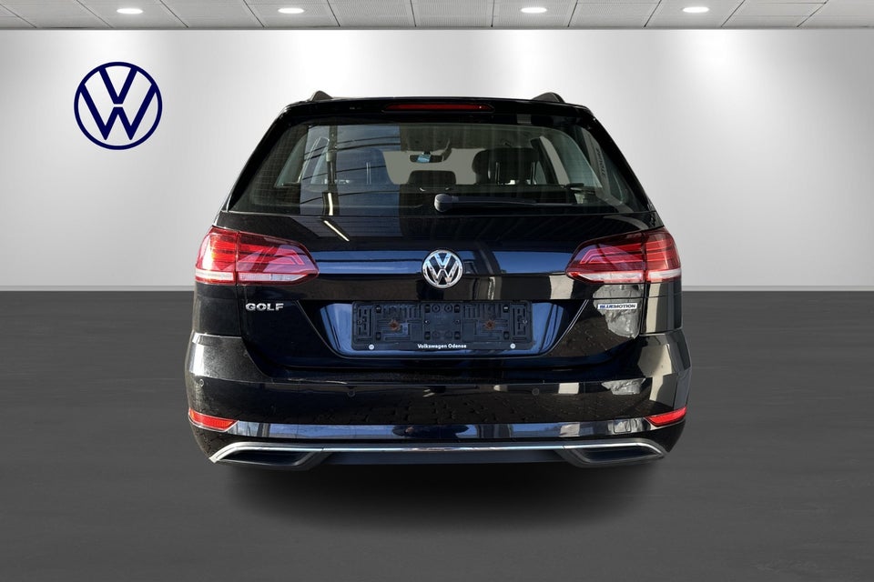 VW Golf VII 1,5 TSi 130 Plus Variant 5d