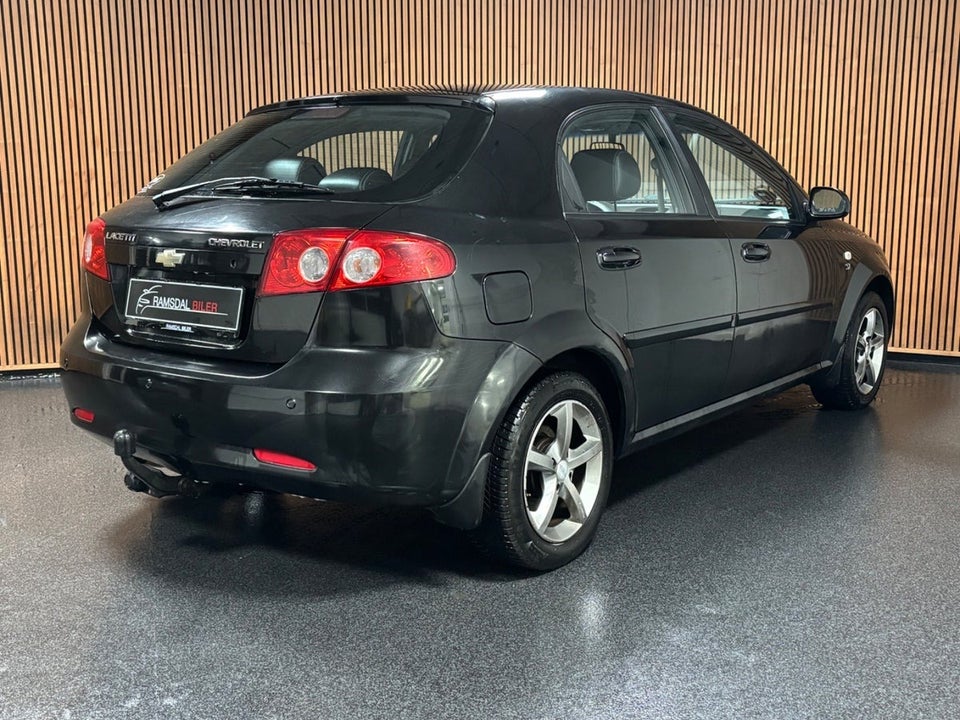 Chevrolet Lacetti 1,6 Classic 5d