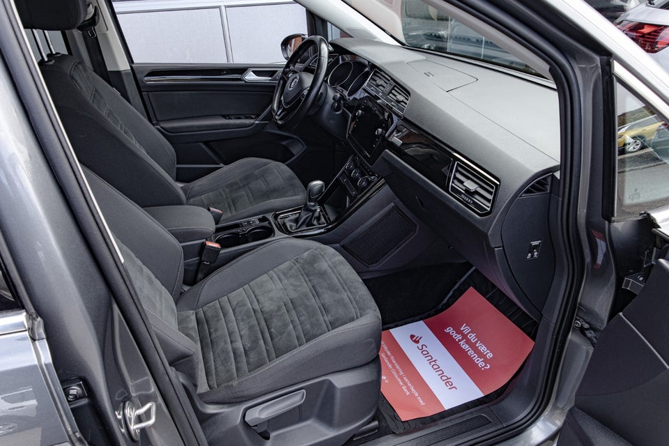 VW Touran 2,0 TDi 150 Highline DSG 7prs 5d