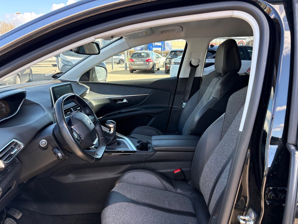 Peugeot 5008 1,2 e-THP 130 Allure 7prs 5d