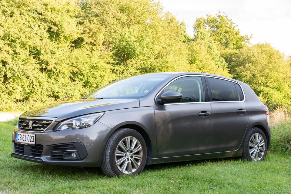 Peugeot 308 1,2 PureTech 130 Selection Sky 5d