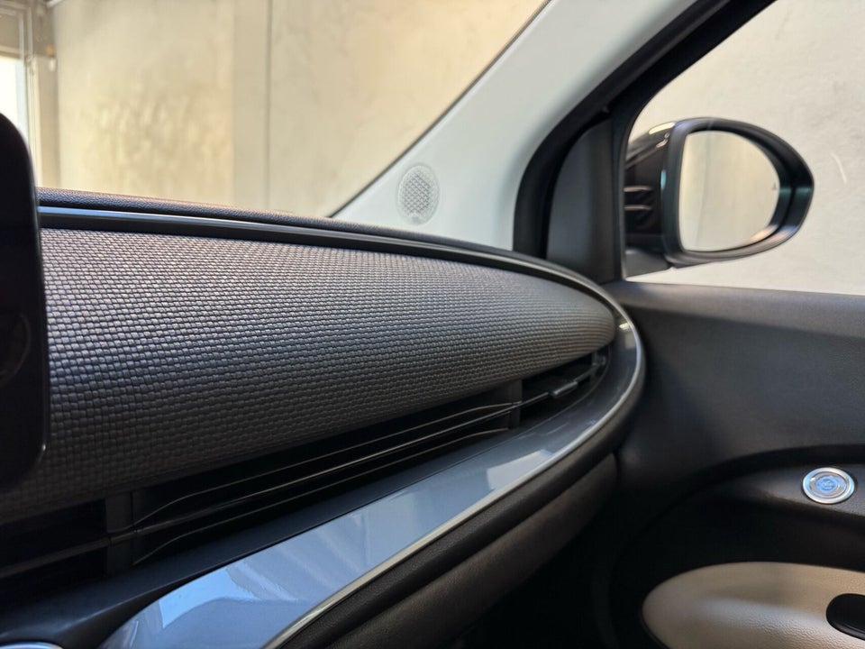 Fiat 500e 42 la Prima by Bocelli 3d
