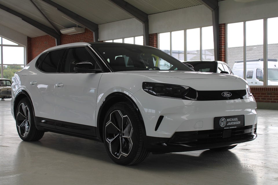 Ford Capri 77 Premium Extended Range 5d