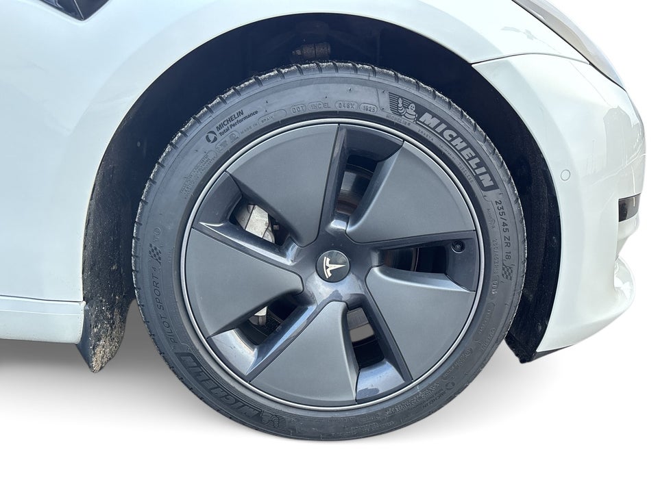 Tesla Model 3 Standard Range+ RWD 4d