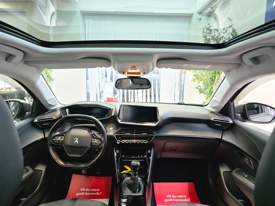 Peugeot 208 1,2 PureTech 100 Allure Sky 5d