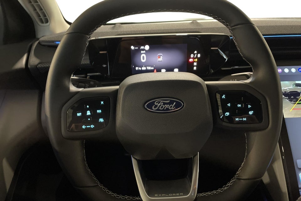 Ford Explorer 82 Premium Extended Range 5d