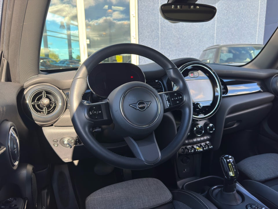 MINI Cooper SE Essential 3d