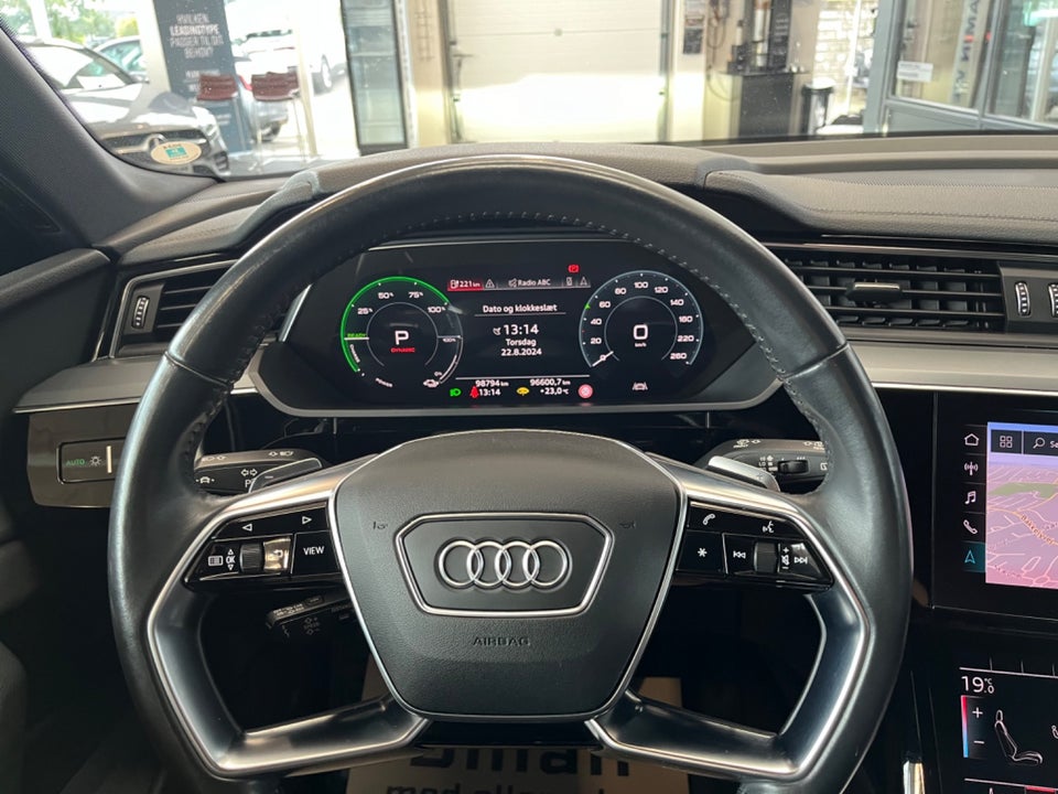 Audi e-tron 55 quattro 5d