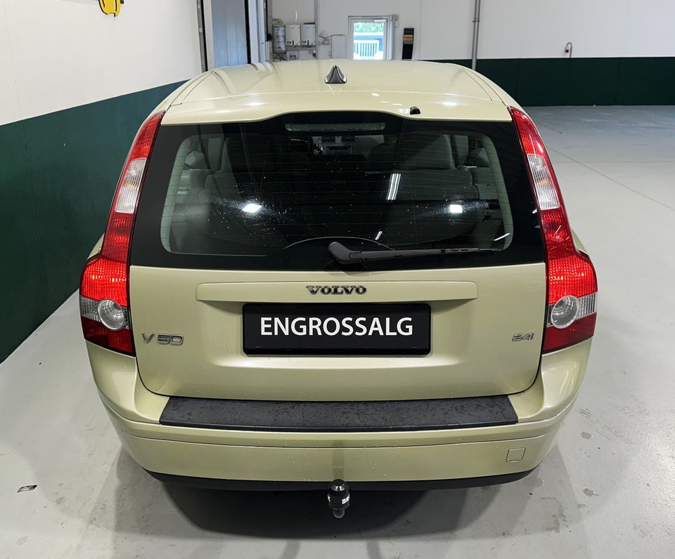 Volvo V50 2,4i aut. 5d