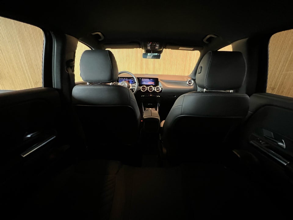 Mercedes EQA300 Progressive 4Matic 5d