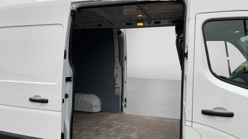 Renault Master IV T33 2,3 dCi 150 L2H2 Kassevogn Tekno