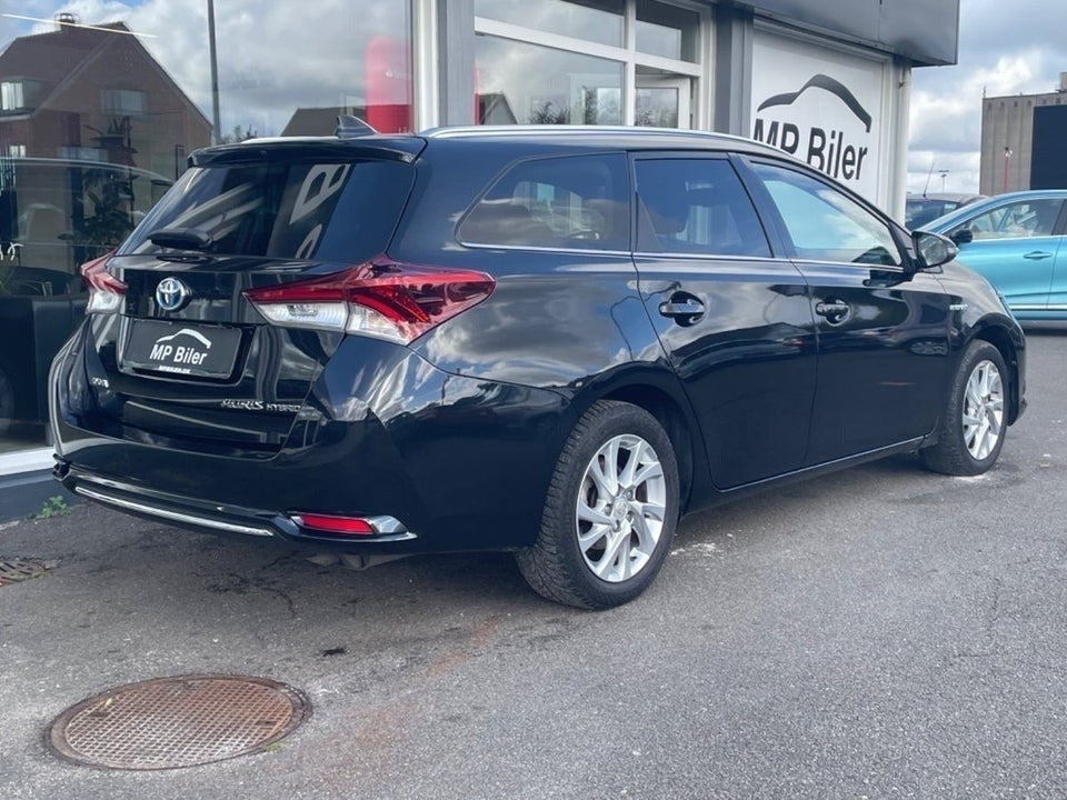 Toyota Auris 1,8 Hybrid H2 Comfort Touring Sports CVT 5d