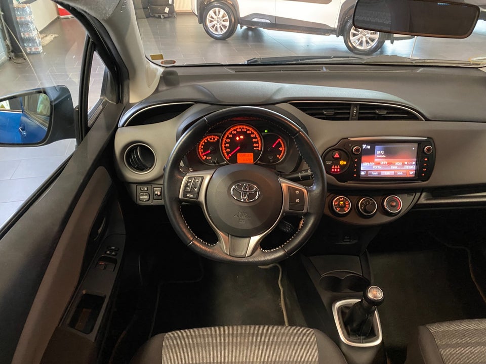 Toyota Yaris 1,0 VVT-i T2 5d