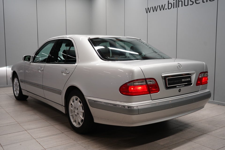 Mercedes E320 3,2 Elegance 4d