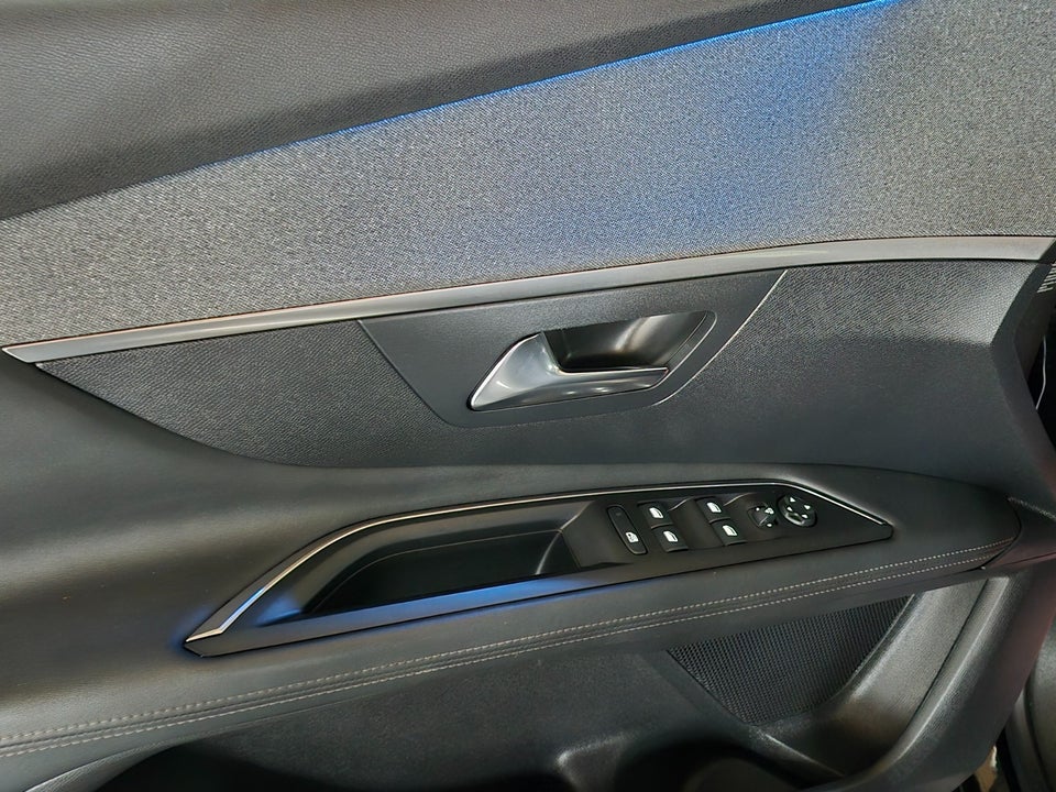 Peugeot 3008 1,5 BlueHDi 130 Allure EAT8 5d