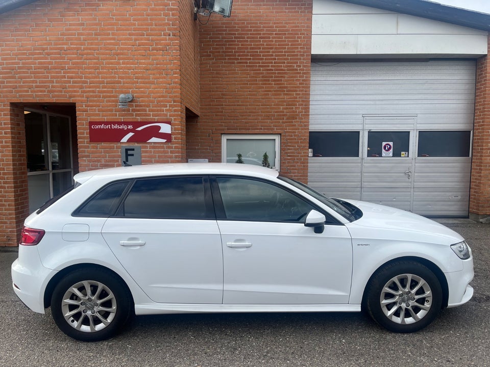 Audi A3 1,4 e-tron Sportback S-tr. 5d