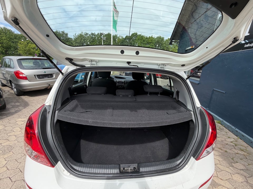 Hyundai i20 1,25 Classic XTR 5d