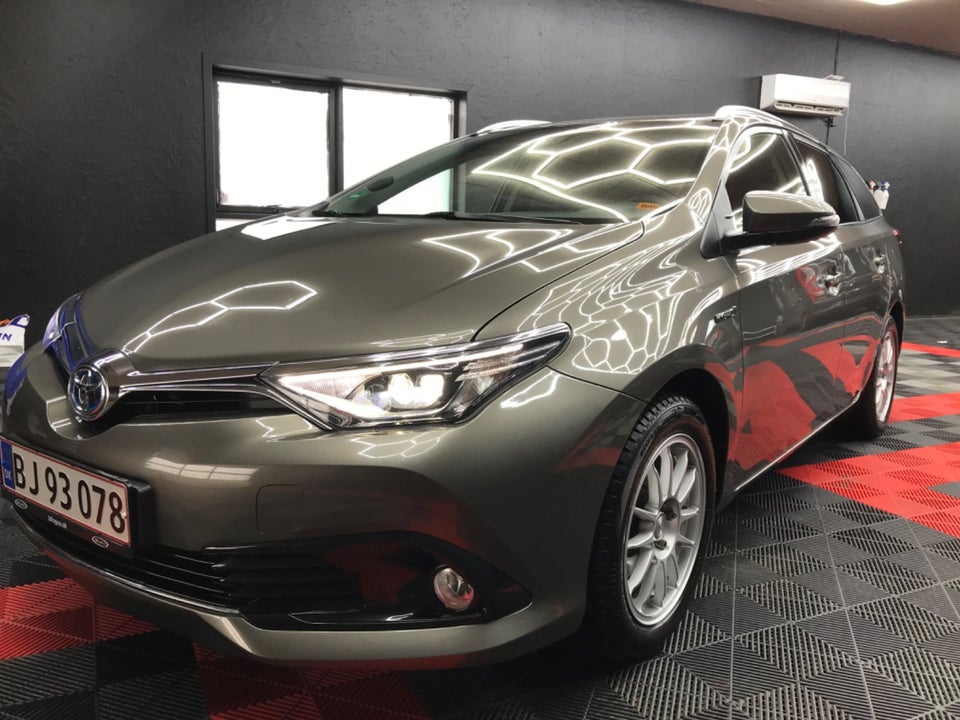 Toyota Auris 1,8 Hybrid H2 Style Touring Sports CVT 5d