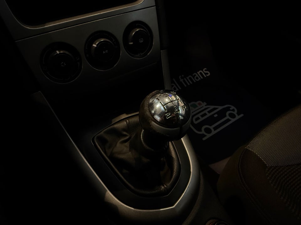 Peugeot 308 1,6 VTi Premium 5d