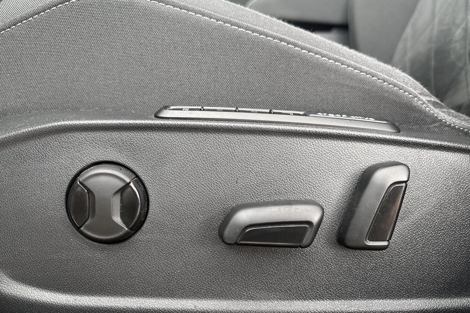 VW Golf VIII 1,4 eHybrid DSG 5d