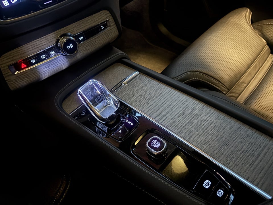 Volvo XC90 2,0 T8 ReCharge Ultimate Dark aut. AWD 7prs 5d