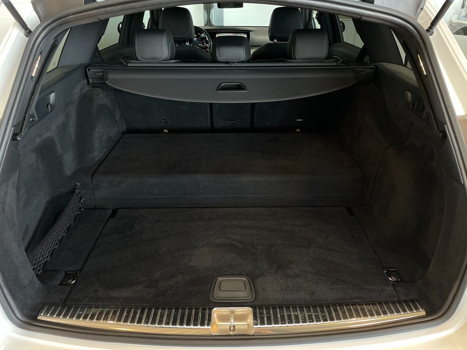 Mercedes E300 de 2,0 AMG Line stc. aut. 5d