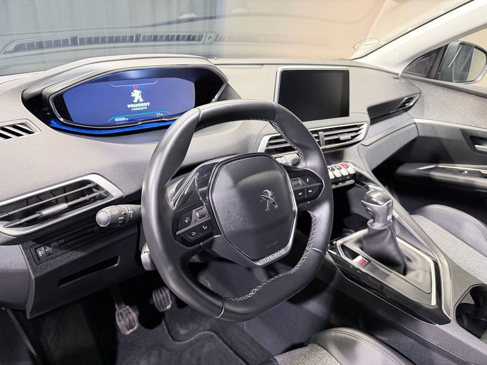 Peugeot 3008 1,2 e-THP 130 Allure 5d