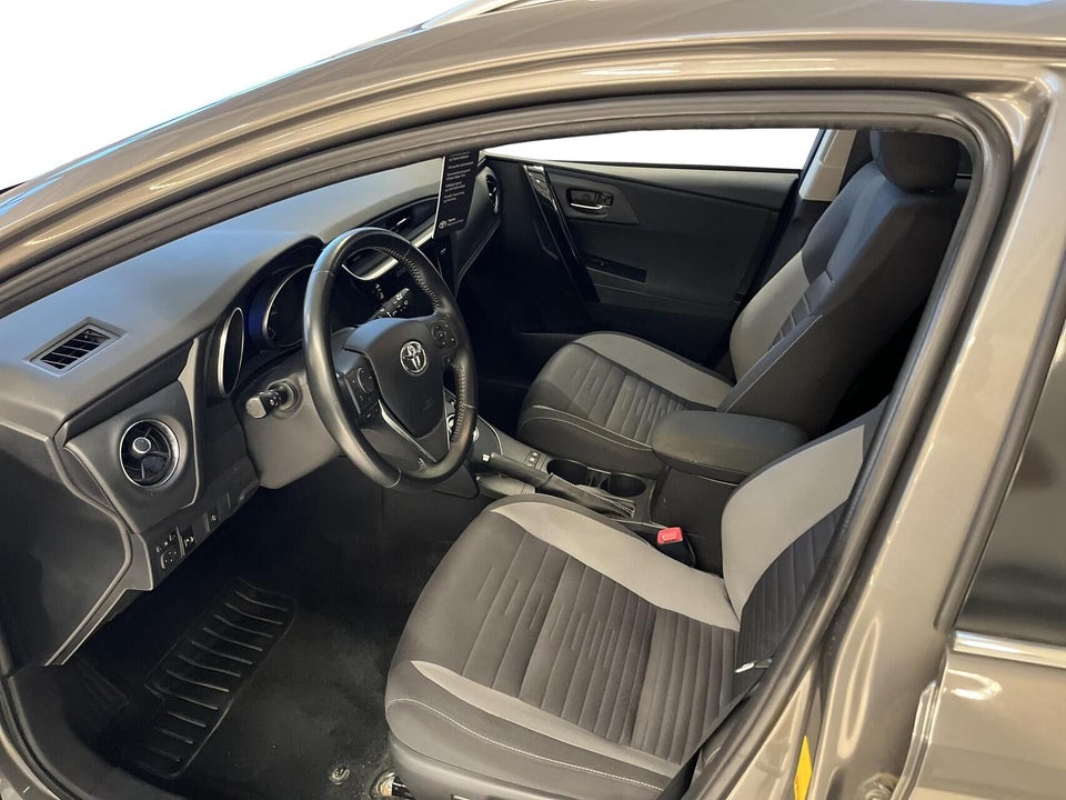 Toyota Auris 1,8 Hybrid H2 Comfort Touring Sports CVT 5d