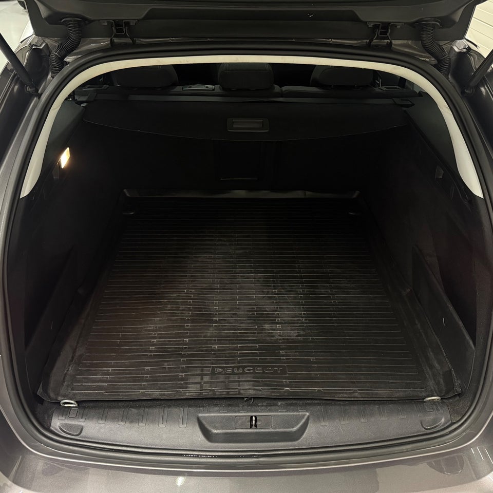 Peugeot 308 1,6 BlueHDi 120 Allure Sky SW 5d