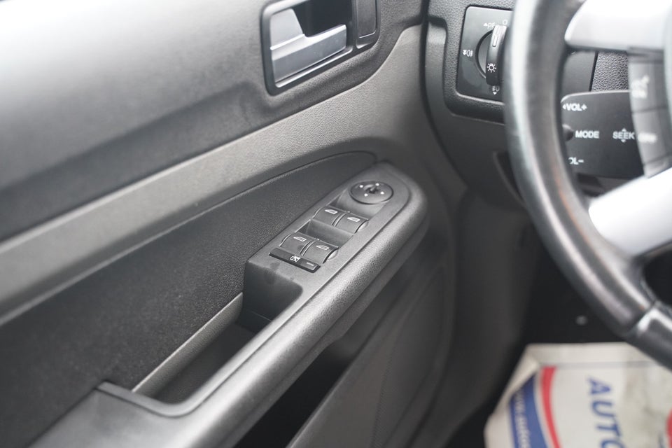 Ford Focus 1,6 Ambiente 100 stc. 5d