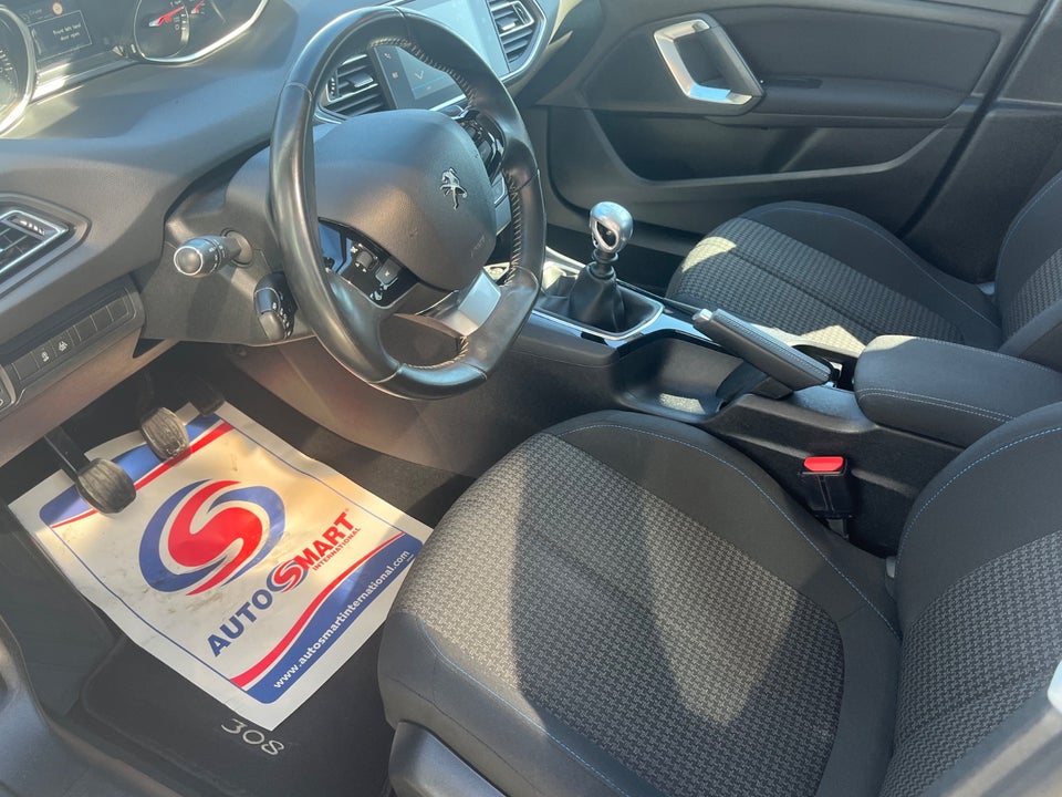 Peugeot 308 1,5 BlueHDi 130 Style SW 5d