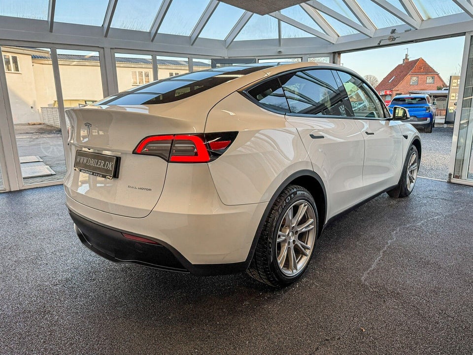 Tesla Model Y Long Range AWD 5d