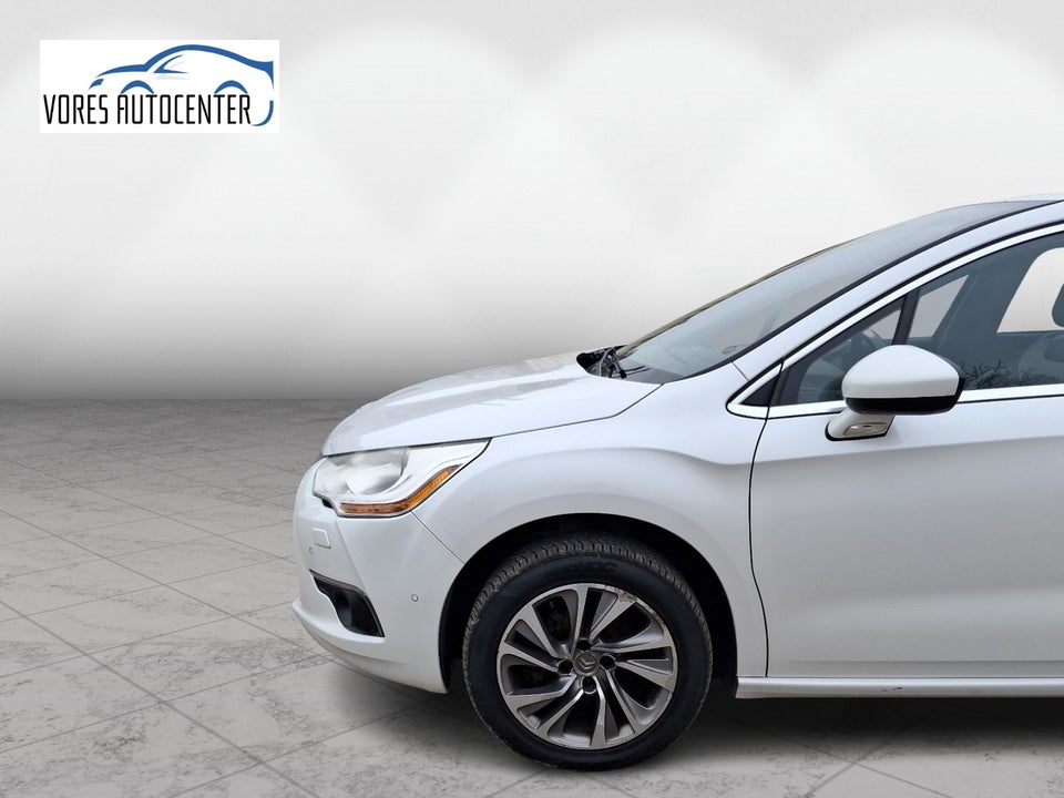 Citroën DS4 1,6 e-HDi 112 Style 5d