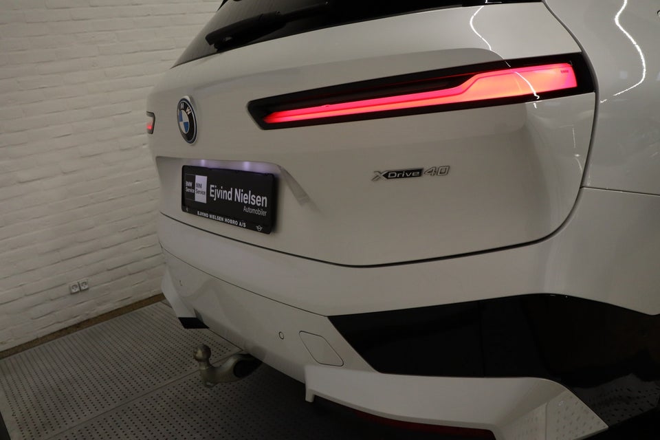 BMW iX xDrive40 Fully Charged 5d