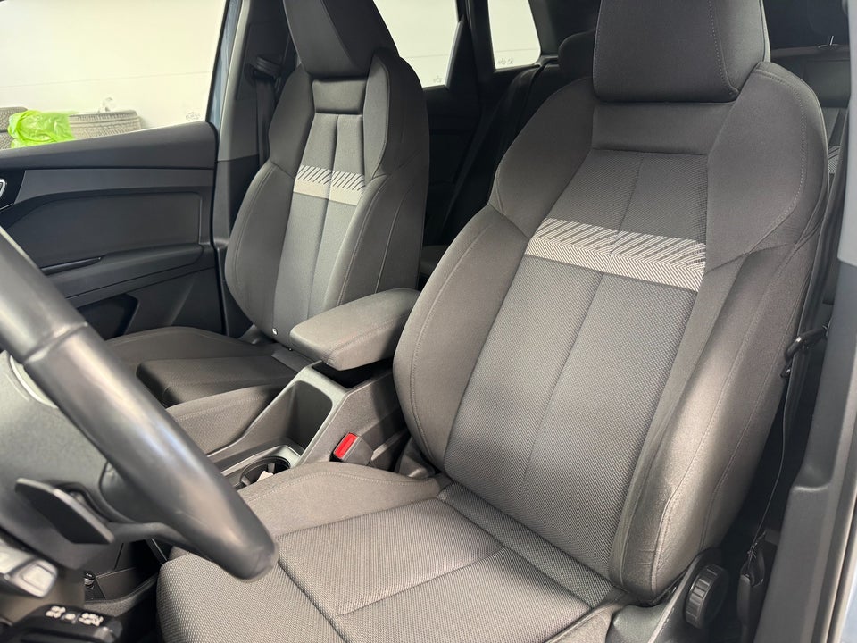 Audi Q4 e-tron 45 quattro 5d