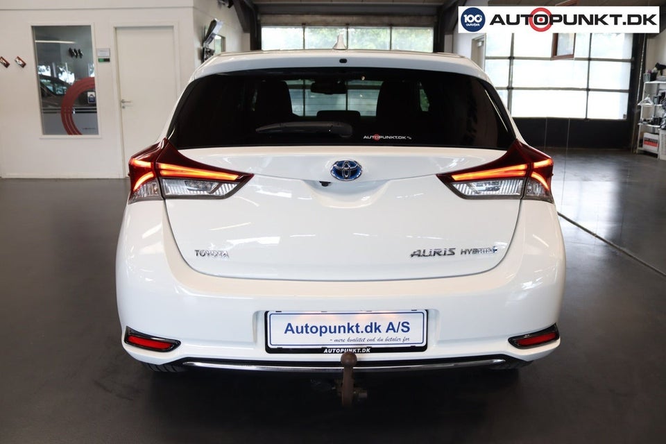 Toyota Auris 1,8 Hybrid H2+ CVT 5d
