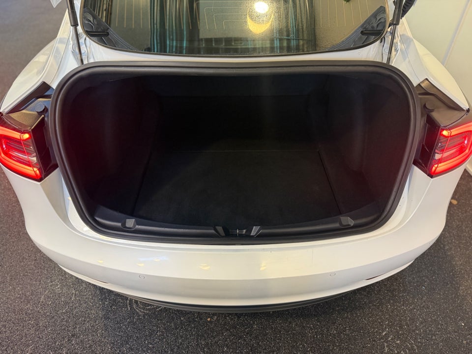 Tesla Model 3 Long Range AWD 4d