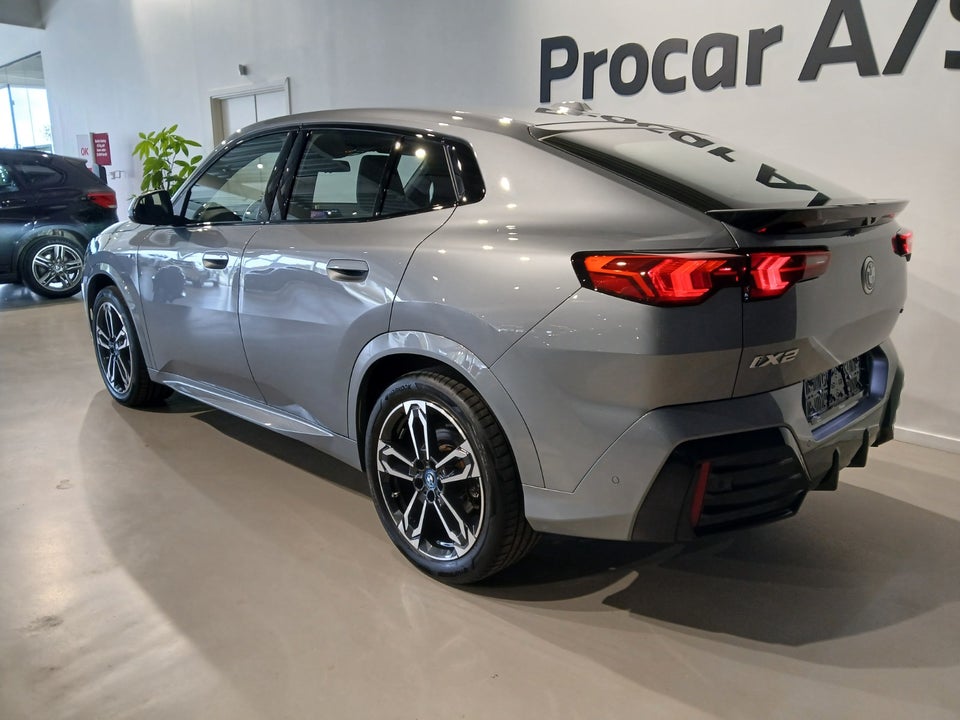 BMW iX2 eDrive20 M-Sport Premium 5d