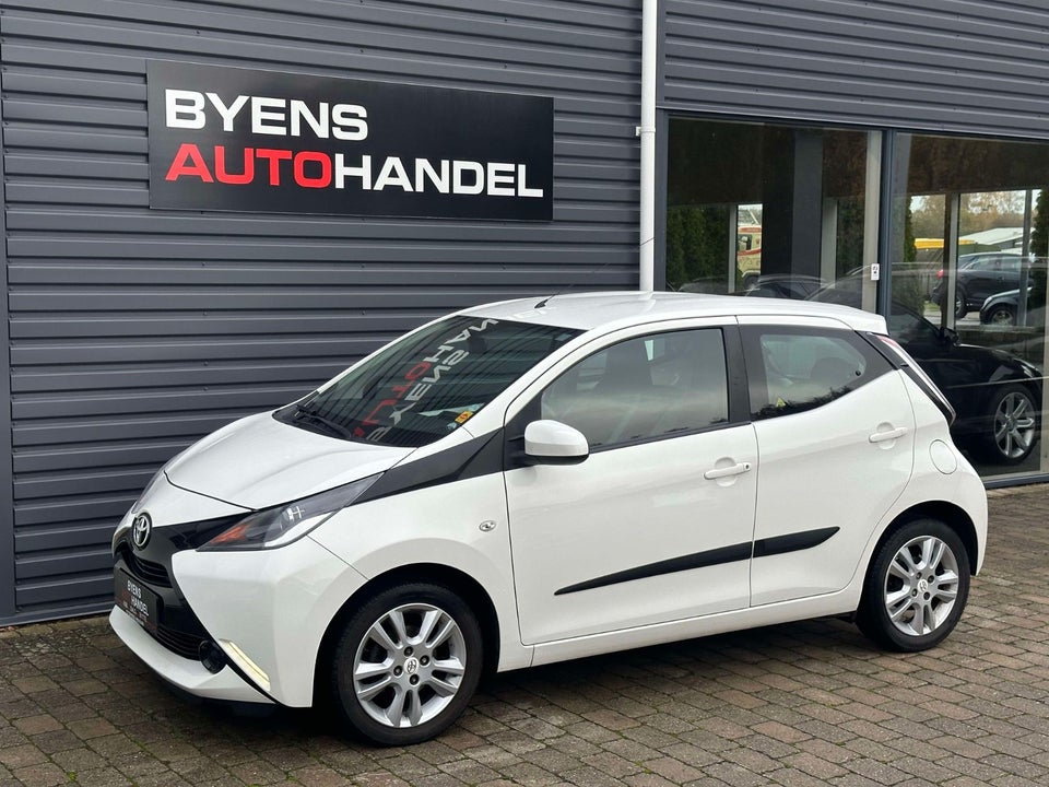 Toyota Aygo 1,0 VVT-i x-wave x-shift 5d