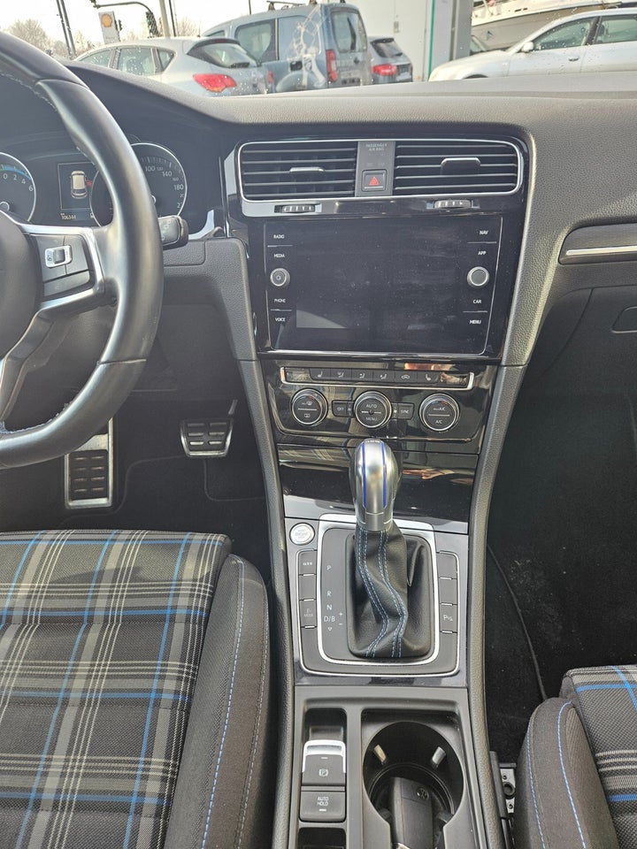 VW Golf VII 1,4 GTE DSG 5d