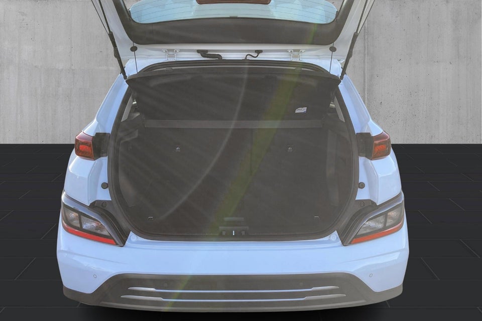 Hyundai Kona 64 EV Essential 5d