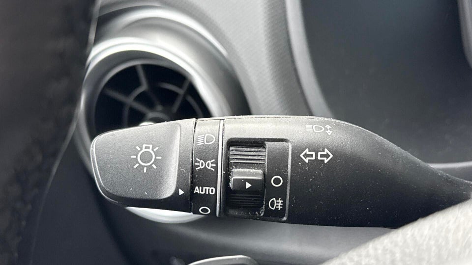 Hyundai Kona 64 EV Select 5d