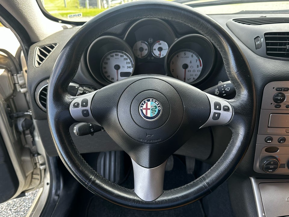 Alfa Romeo GT 2,0 JTS Lusso 3d