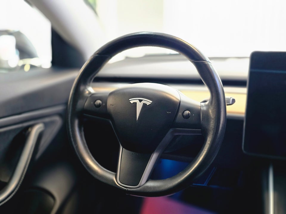 Tesla Model 3 Long Range AWD 4d